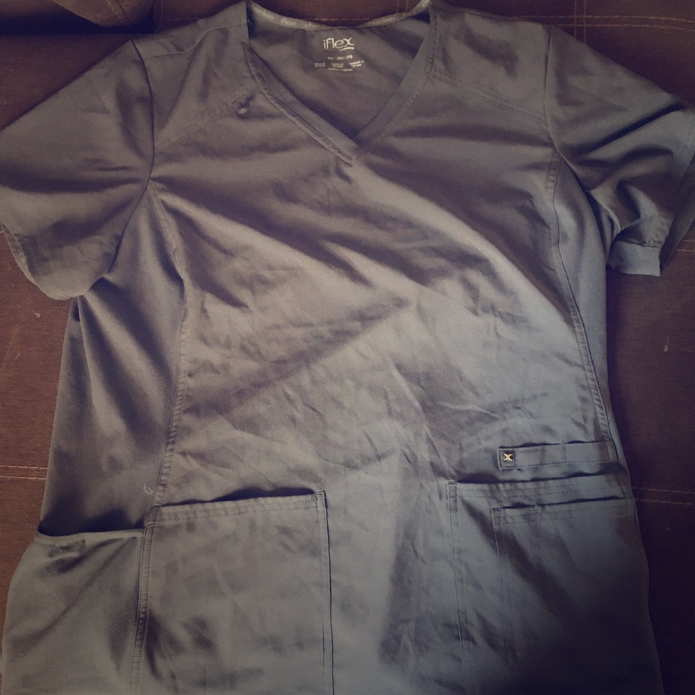 iFlex gray scrub top